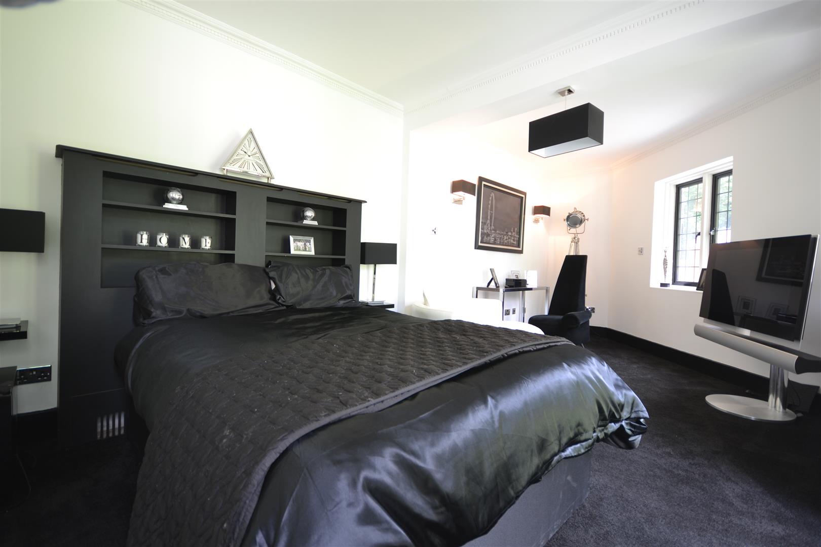 ANNEXE BEDROOM/SITTING